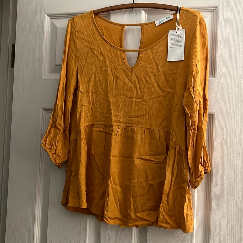GRACE & LACE Rayon Daisy Blouse. NWT 🌼
